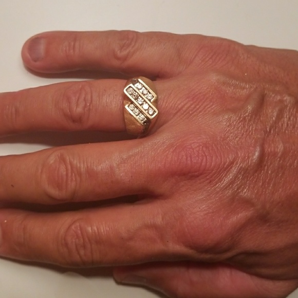 Stunning Men's 14k Gold diamond ring - Picture 7 of 8